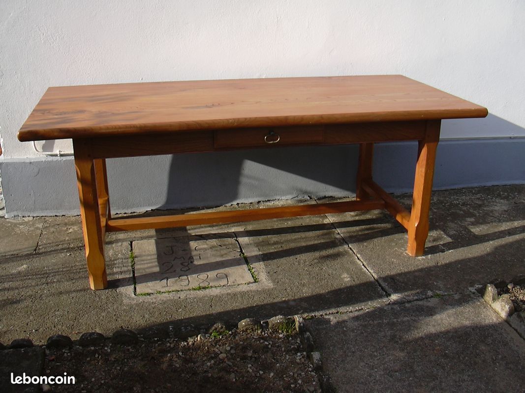 Table en bois de chéne (image 1)