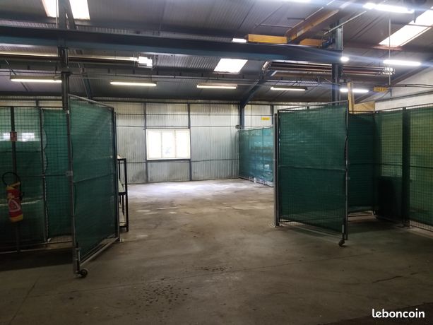 Box de stockage / parking surveillé 36m2