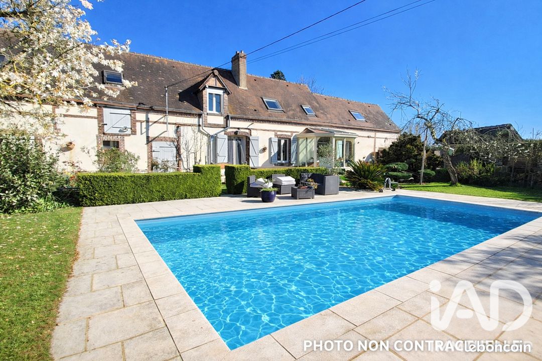 Maison 6 pièces 131 m² · à Combres · 131 m² · 325 000 €