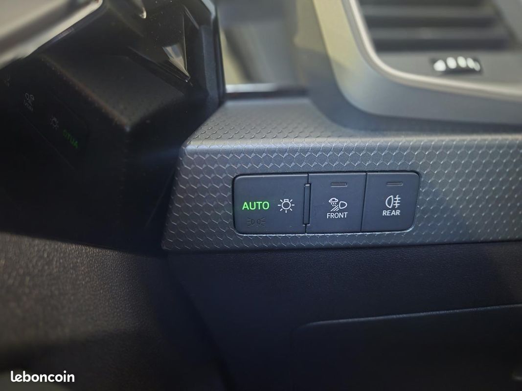 AUDI A1 Sportback 1.0 30 TFSI - 110 SPORTBACK Advanced Pack S-Line (image 18)