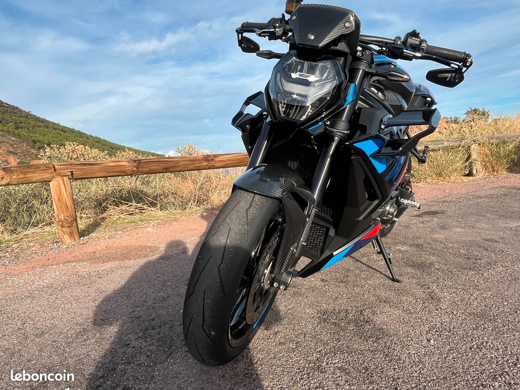 Bmw m1000r (image 3)