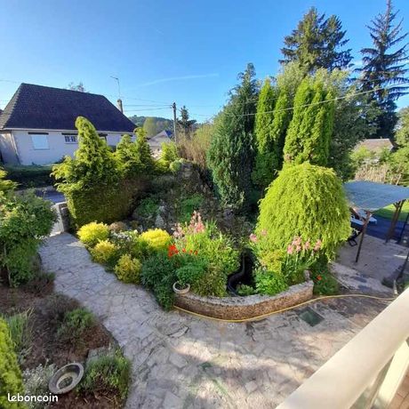 Pavillon 338 m² Ussel