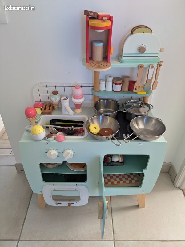 Jouet Fourneau Cuisinière Et Dinette En Tôle – Vintage – Pour Enfants