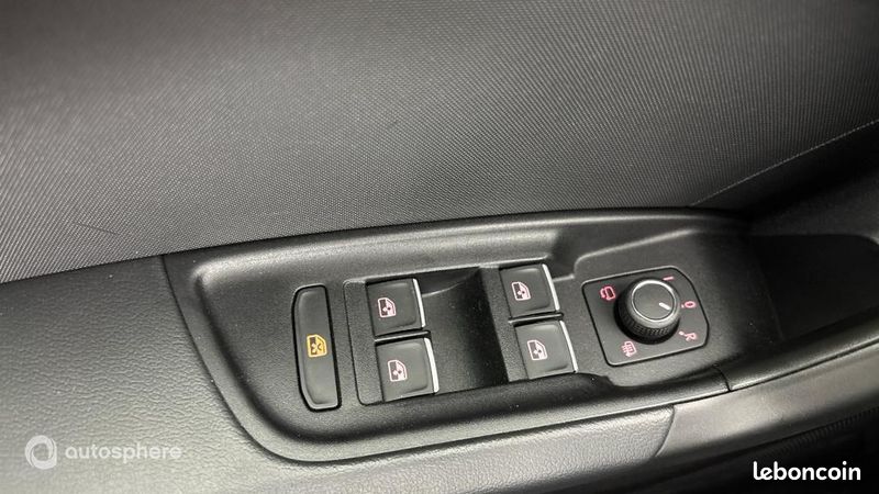 Audi A1 Sportback 25 TFSI 95ch S line S tronic 7 (image 31)