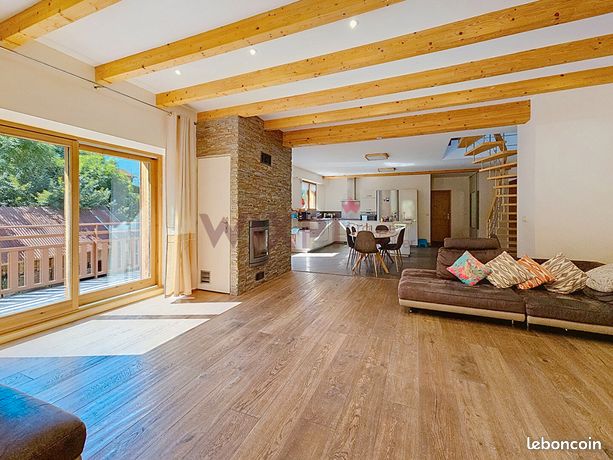 Maison 7 pièces 223 m²