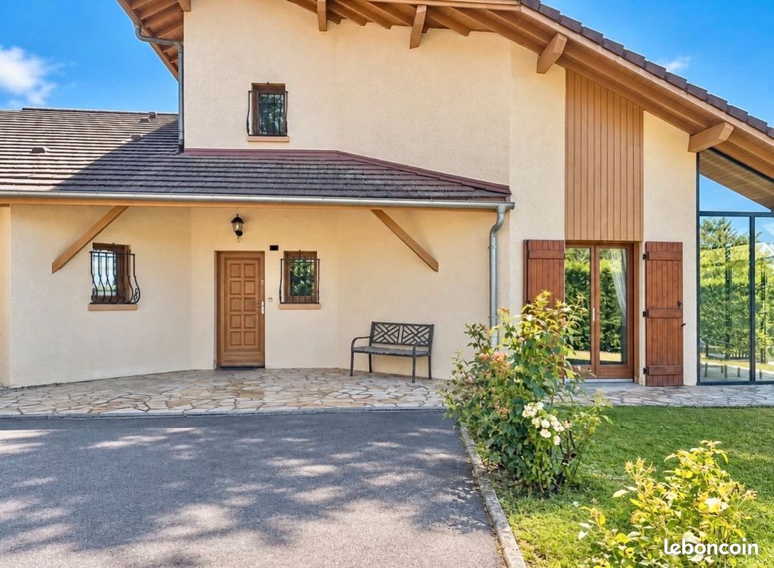 Maison 5 pièces 171 m² · à Contamine-sur-Arve · 171 m² · 550 000 €