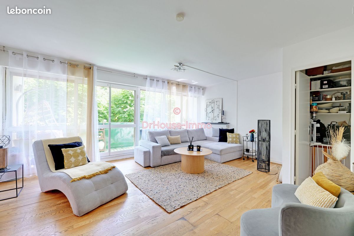 Appartement 5 pièces 117 m² · au Mesnil-le-Roi · 117 m² · 470 000 €