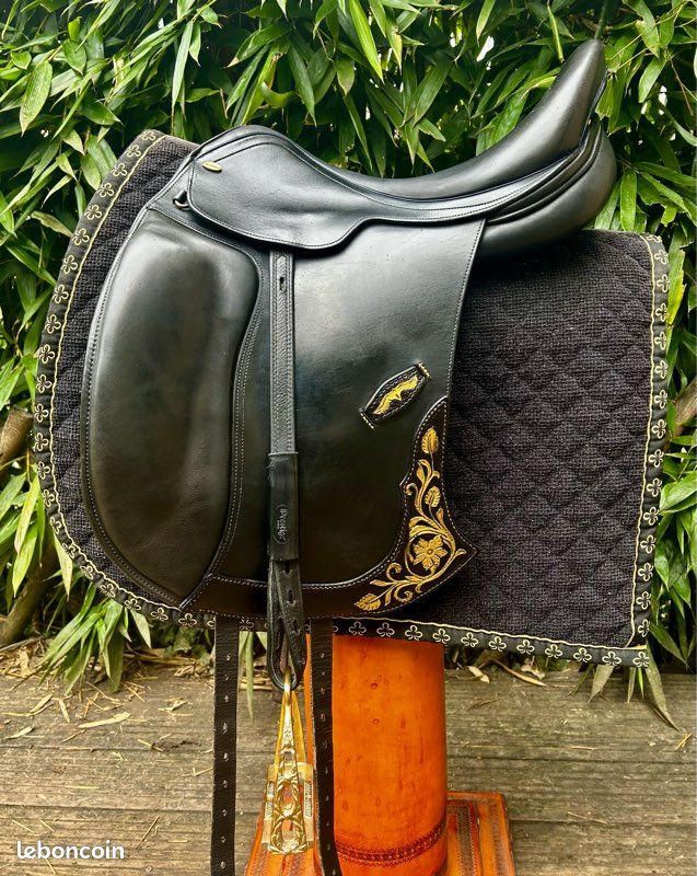 Selle en cuir de sculpture outillage fait main tout usage de dressage