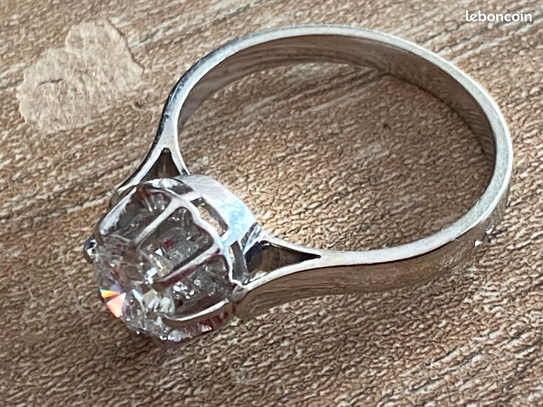 Bague Solitaire Or Gris 18k Et Platine 22k Avec Diamant 0.70 Carat - Brillant Rond, Occasion