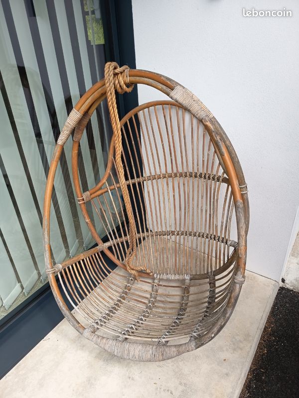 Fauteuil suspendu en rotin (image 1)
