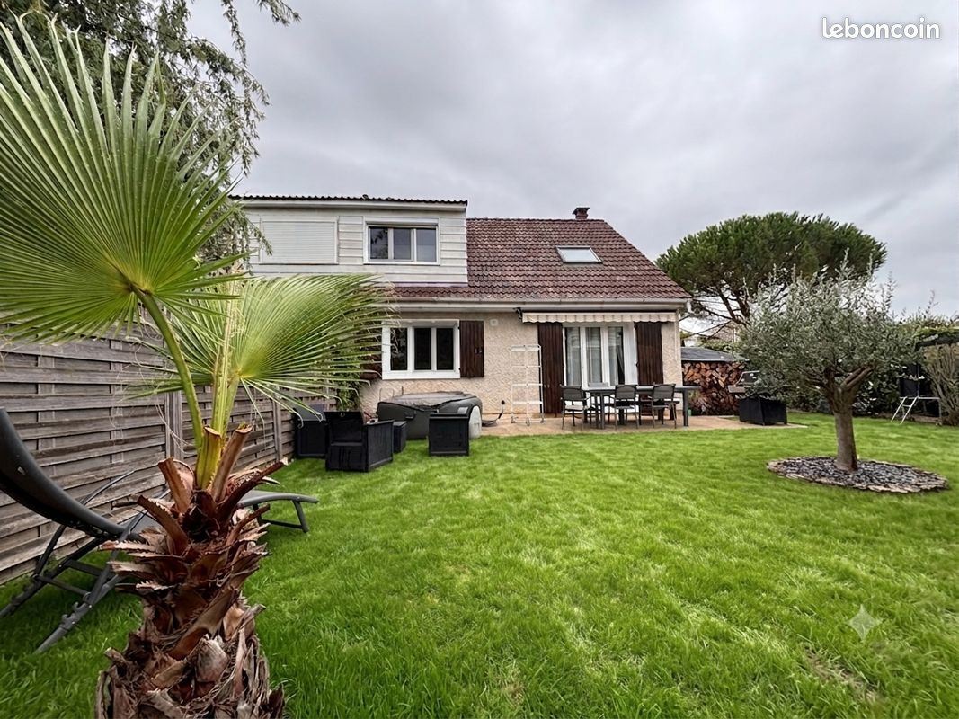 Maison 4 pièces 104 m² · à Meyzieu · 104 m² · 369 000 €