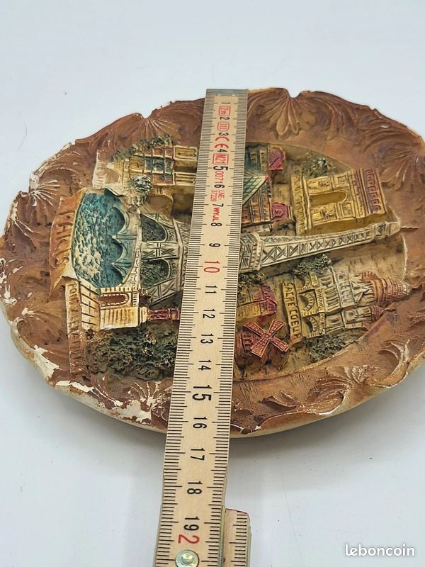 Assiette Murale Vintage Métal Doré – Paris Sacré-Cœur, Ajouré, Made In France