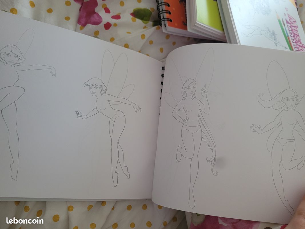 Carnet de dessins stylisme (image 2)