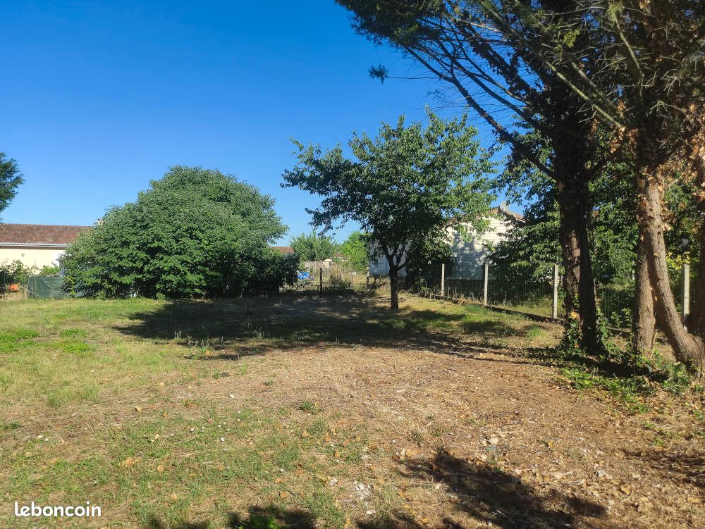 Terrain constructible 607 m² – Permis de construire obtenu – La Boixe · 41 900 €