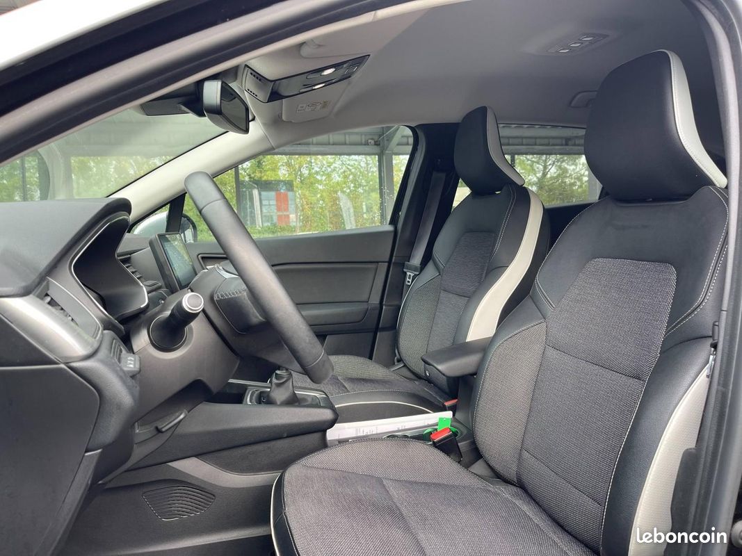 Renault Captur 1.3 TCe 140ch FAP Intens -21 (image 9)