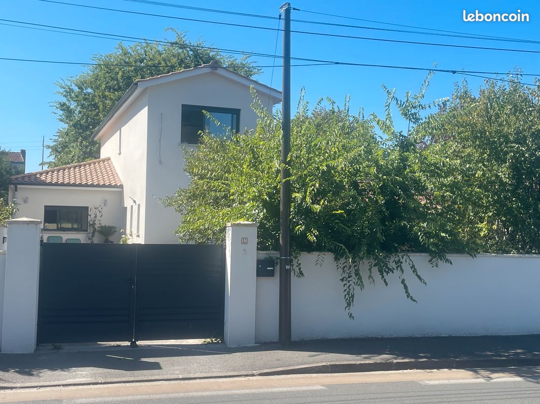 Maison 6 pièces 150 m² · à Pessac · 150 m² · 2 650 €