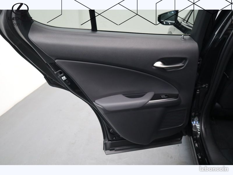 Lexus UX 250H 2WD Luxe techno (image 20)
