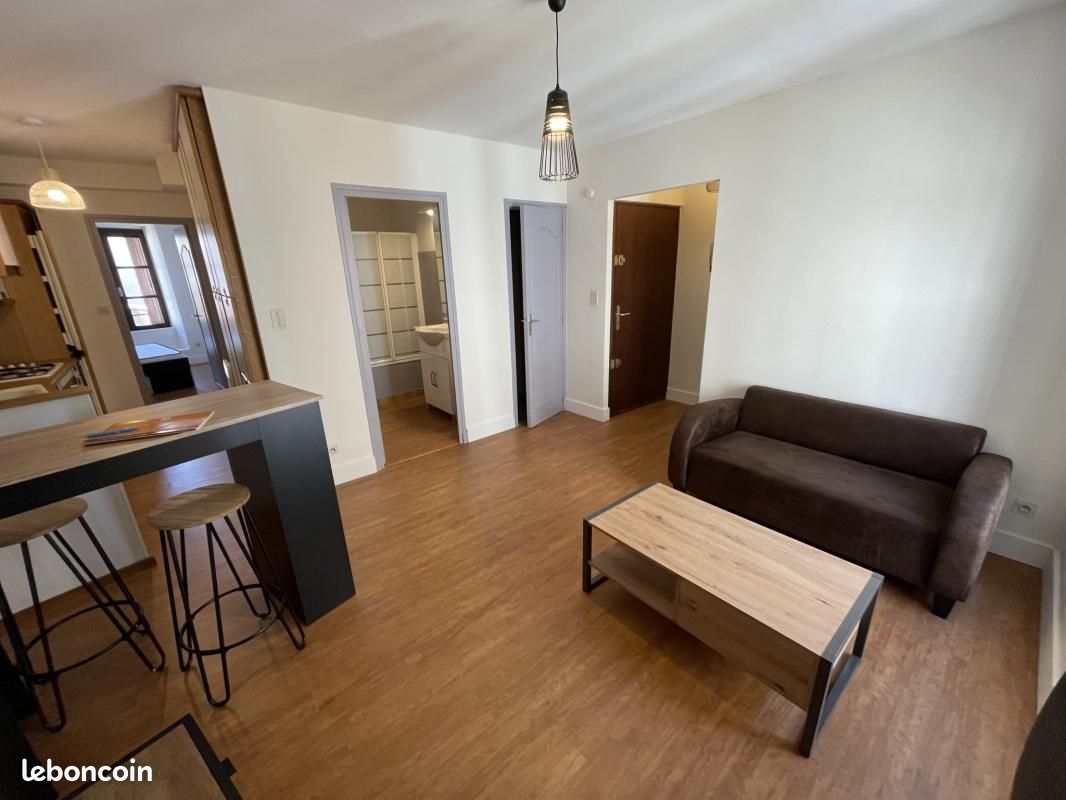 Appartement 2 pièces 35 m² · à Aubenas · 35 m² · 465 €/mois