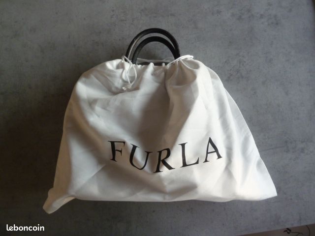 Sac à Main FURLA Authentique En Cuir - Couleur Beige Jaune - Taille Moyenne - Occasion En Très Bon état