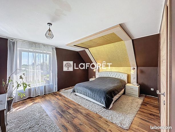 https://img.leboncoin.fr/api/v1/lbcpb1/images/10/29/c5/1029c51a83cec790dc66a7c5cd21b576bcb13b83.jpg?rule=ad-image