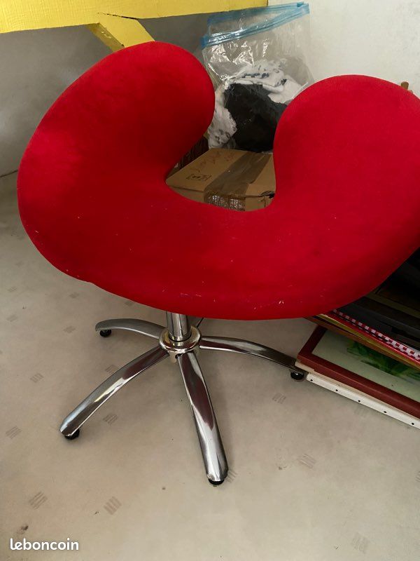 Chaise rouge vintage (image 2)