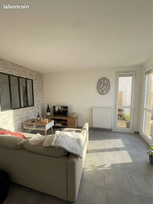 Appartement 3 pièces 71 m² · à Guilherand-Granges · 71 m² · 900 €