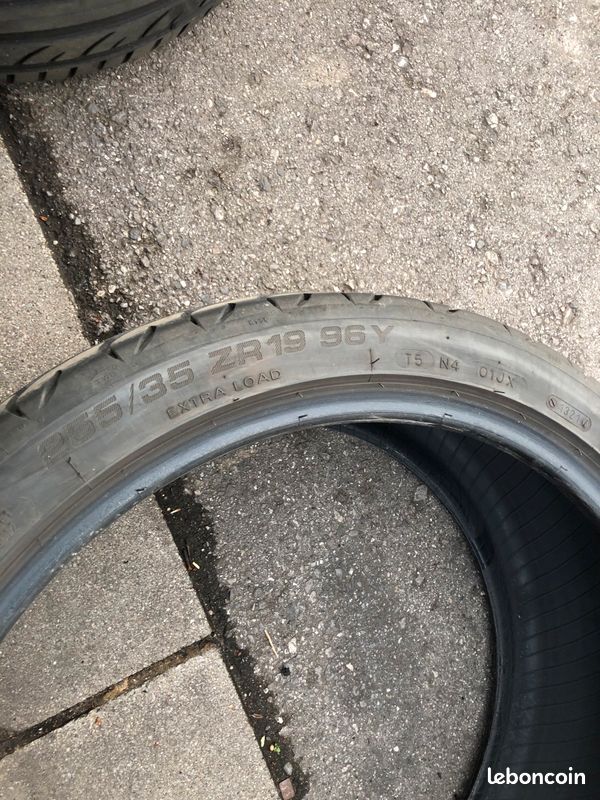 2 (ou4) pneus Pirelli 235/35/19 et 2 (ou4) pneus 255/35/19 avec montage ( déplacement / domicile possible)+ plusieurs tailles en stock 225/40/19 225/45/19 245/35/19 245/40/19 235/40/19 235/55/19 etc (image 5)