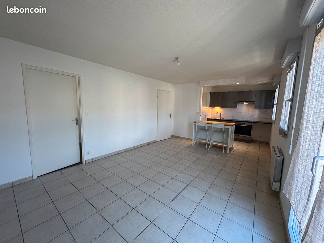 Appartement 3 pièces 52 m² · à Bellignat · 52 m² · 575 €/mois