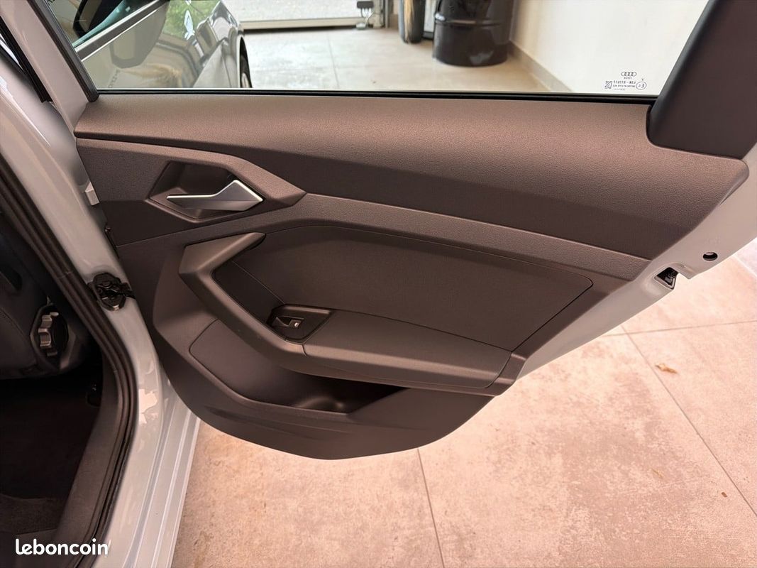 AUDI A1 Sportback 30 TFSI 116 ch S tronic 7 Avus (image 20)
