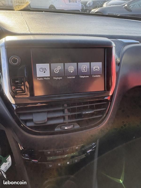 Peugeot 208 1.6 BLUEHDI 100CV ACTIVE (image 8)