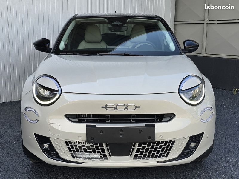 Fiat 600 HYBRID 145CH LA PRIMA EDCT6 (image 32)