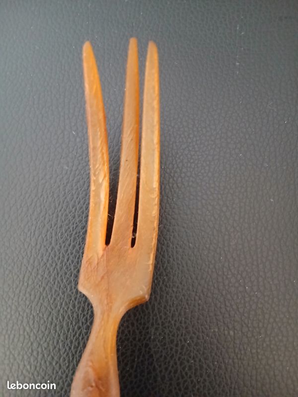 Lot anciens couverts à salade et petit couteau à fromage (image 4)