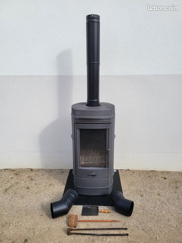 Vends poêle à bois en fonte (image 1)