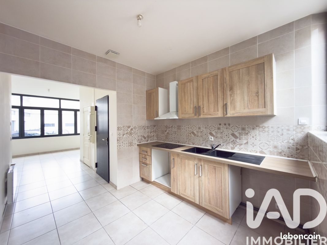 Appartement 3 pièces 75 m² · à Elbeuf · 75 m² · 94 000 €