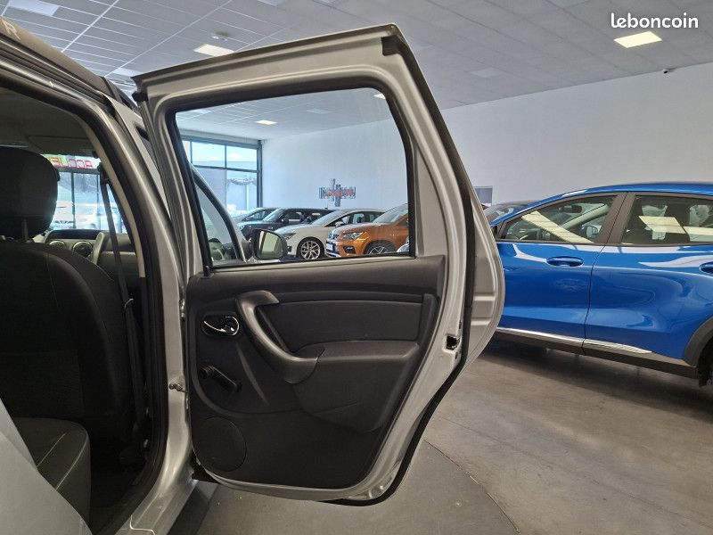 Dacia DUSTER 1.2 TCE 125 ch 4X4 4wd (image 28)