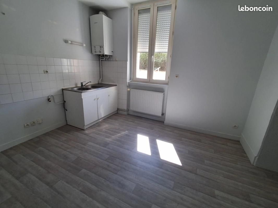 Appartement 3 pièces 47 m² · à Saint-Étienne · 47 m² · 435 €/mois