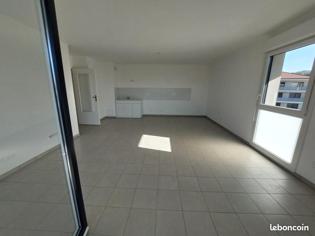 Appartement 3 pièces 68 m² · à Seyssel · 68 m² · 902 €