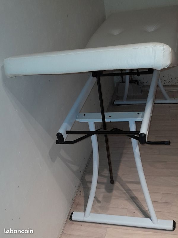 Table de massage esthétique (image 2)