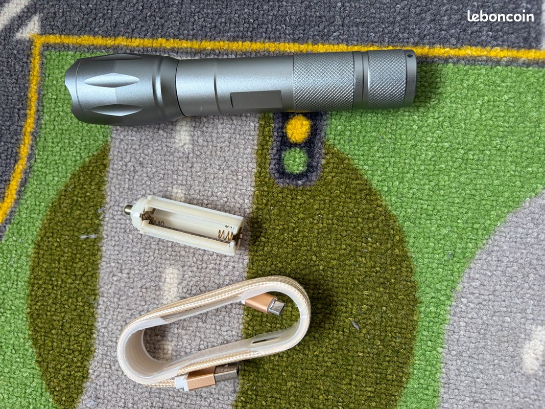 Lampe torche rechargeable (image 4)