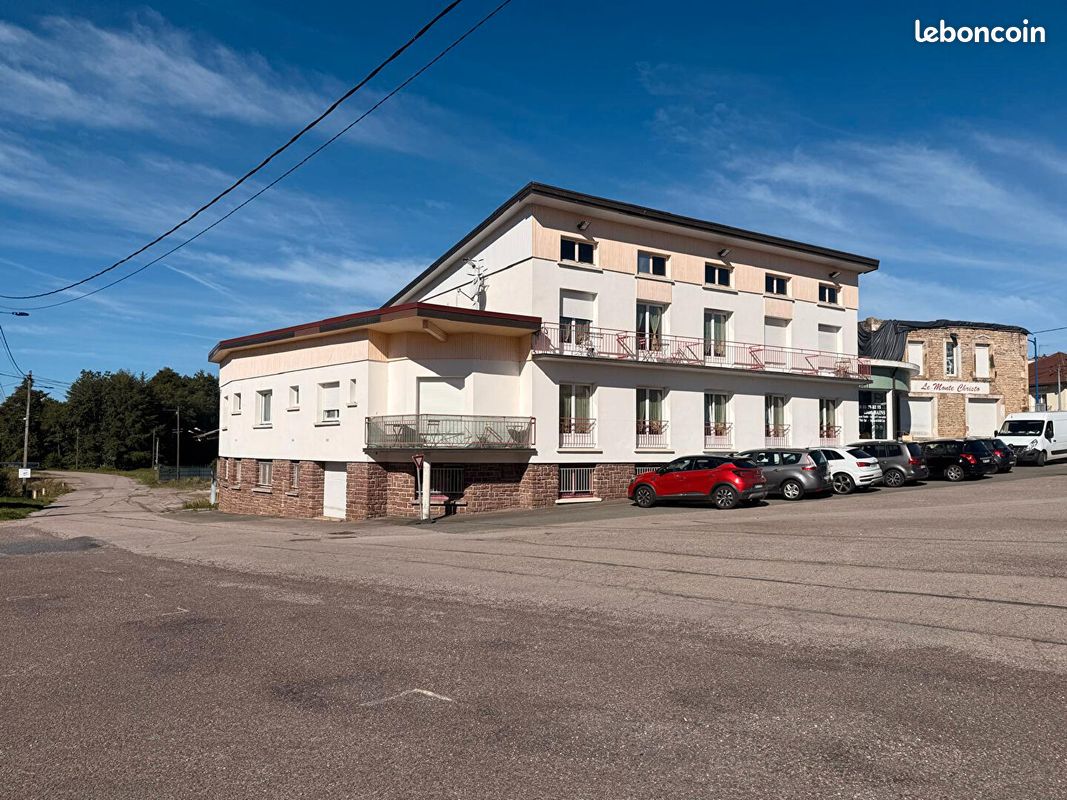 Immeuble 30 pièces 700 m² · à La Vôge-les-Bains · 700 m² · 682 000 €