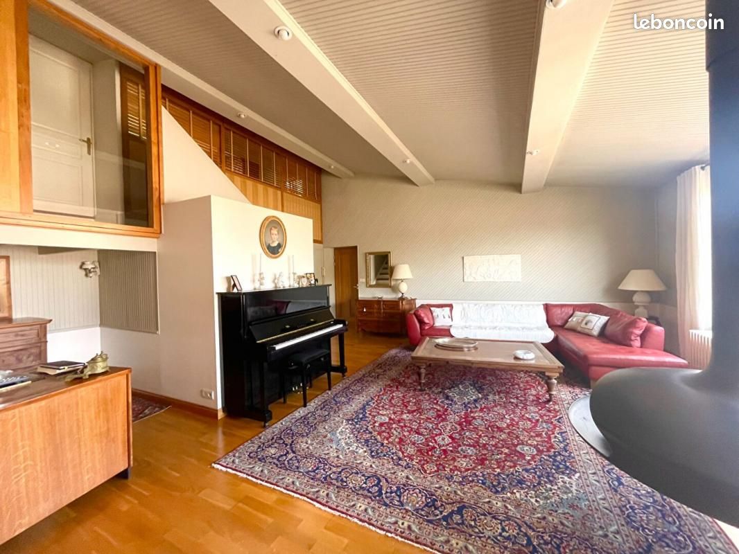 Maison 6 pièces 168 m² - Saintes 17100 (image principale 6)