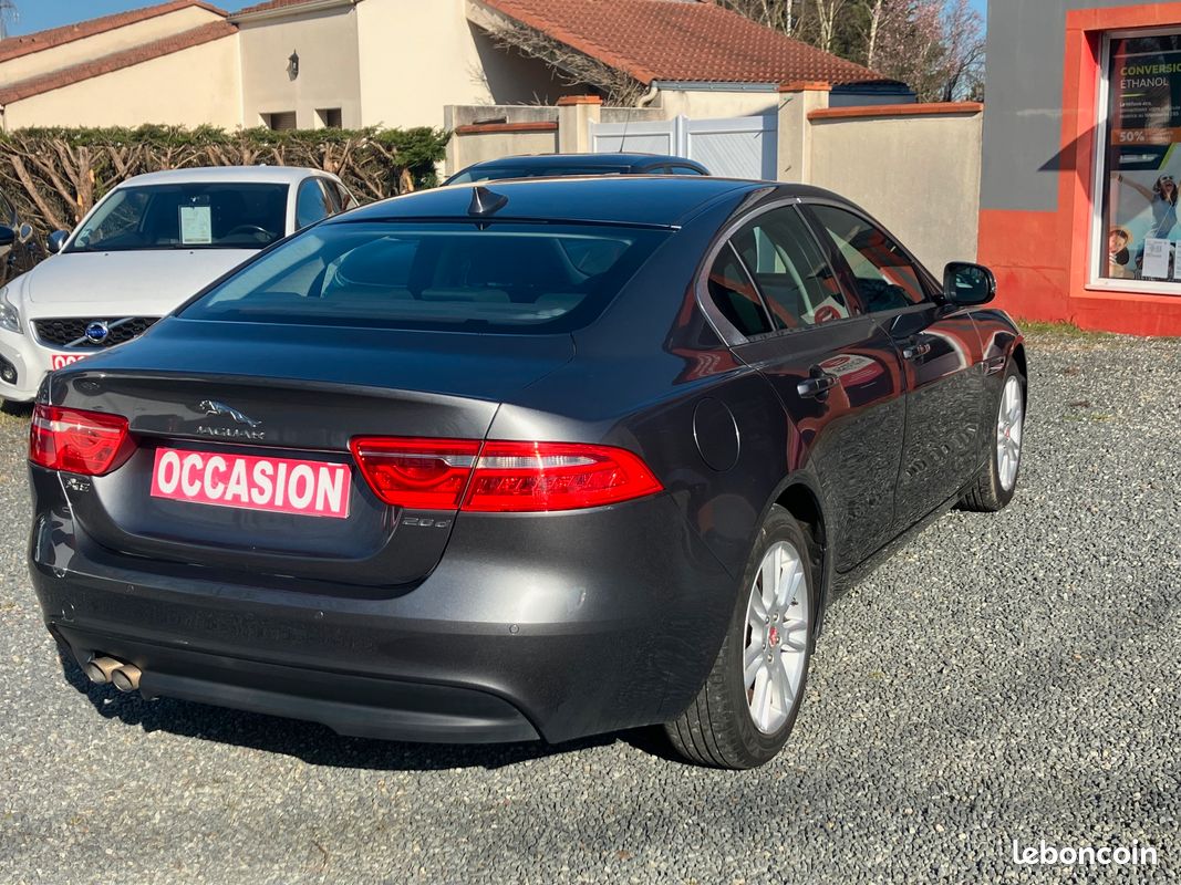 Jaguar XE Prestige 2.0l 180cv (image 4)