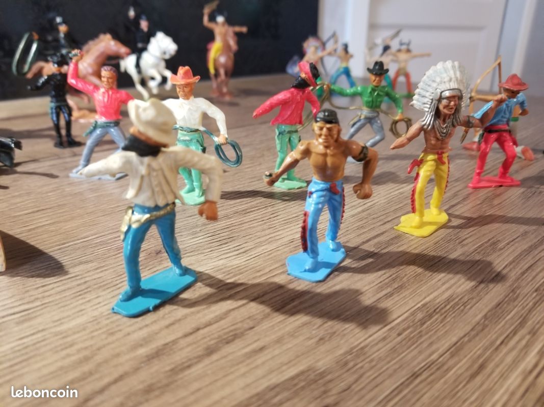 Lot énorme Cow-boys Et Indiens COFALU - 18 Poches De 10 Pièces - Vintage Neuf