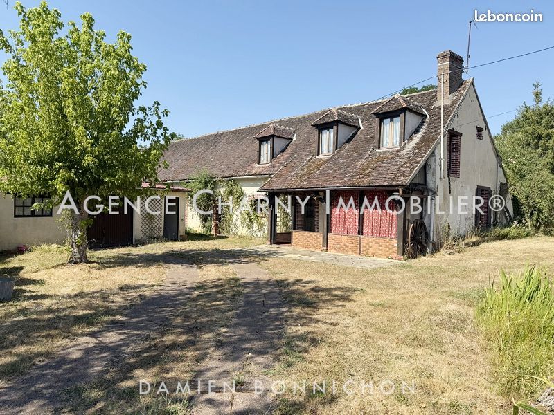 Maison 5 pièces 90 m² · à Charny Orée de Puisaye · 90 m² · 79 000 €
