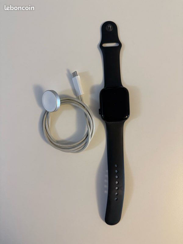 Apple Watch series 8 (image 1)