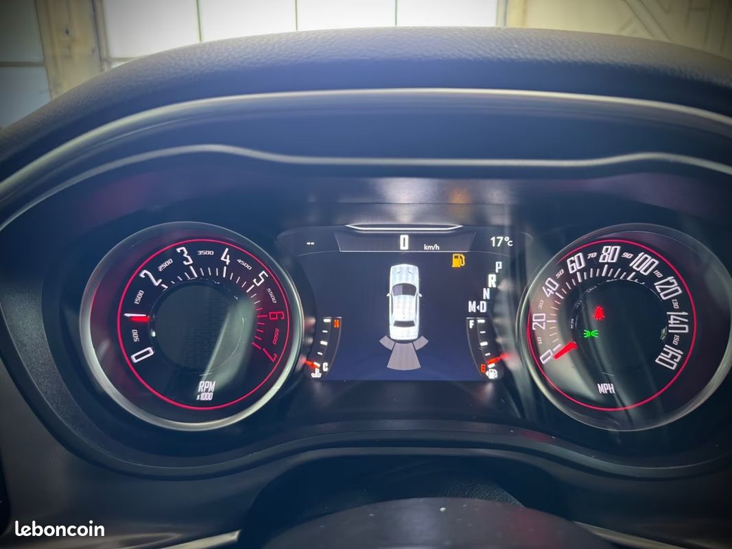 Dodge CHALLENGER R/T 5.7 V8 HEMI 381 ch – Toit ouvrant – CarPlay – Cuir intégral (image 16)