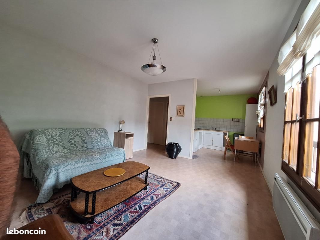 Appartement 1 pièce 30 m² · à Saint-Yrieix-la-Perche · 30 m² · 348 €/mois