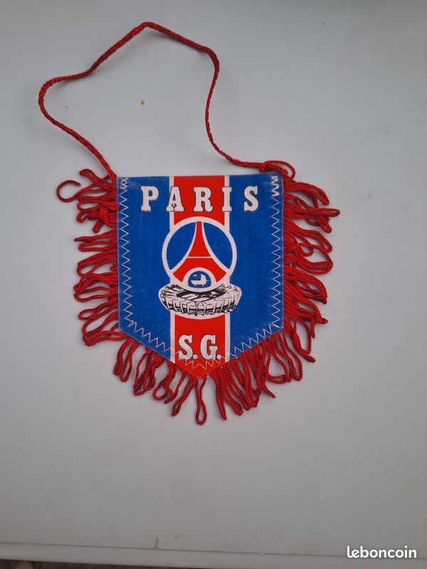 8485_PSG_Hearts_fanion - Histoire du #PSG