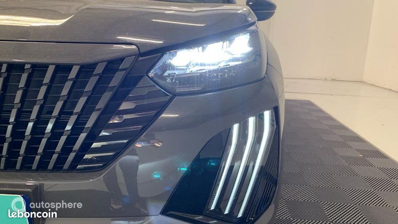 Peugeot 2008 1.2 PureTech 130ch S&S GT EAT8 (image 17)
