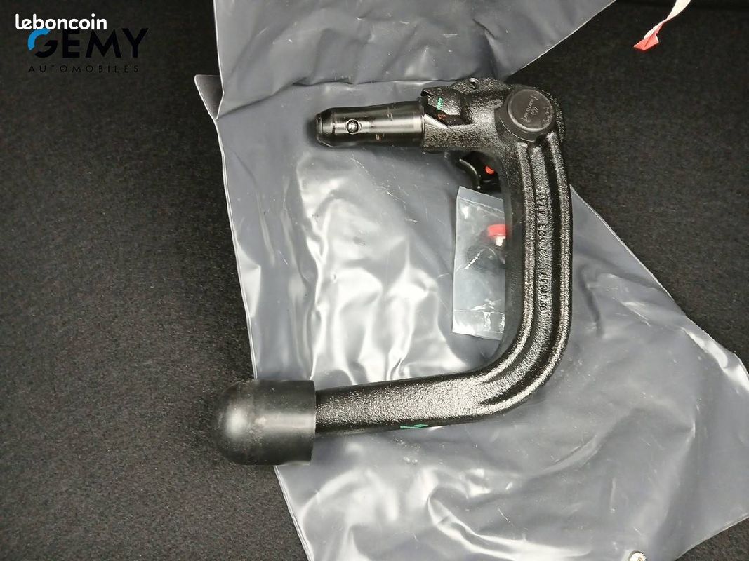 PEUGEOT 208 PureTech 100 S&S BVM6 GT (image 20)